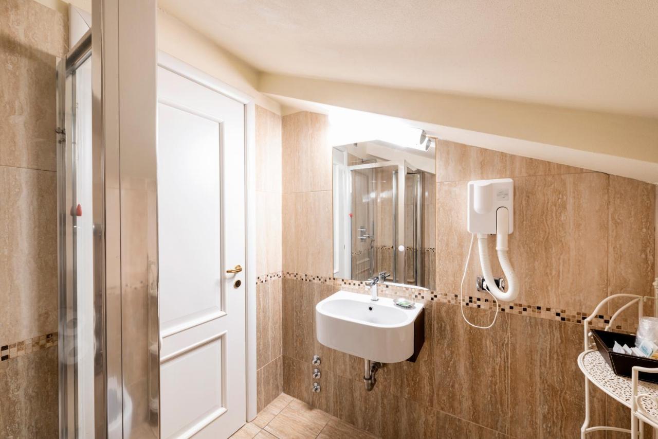 La Dependance Hotel Menaggio Luaran gambar