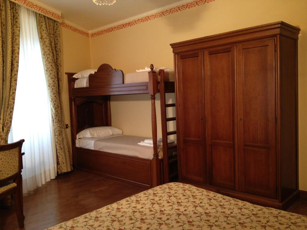 La Dependance Hotel Menaggio Bilik gambar