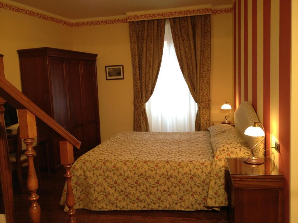 La Dependance Hotel Menaggio Bilik gambar