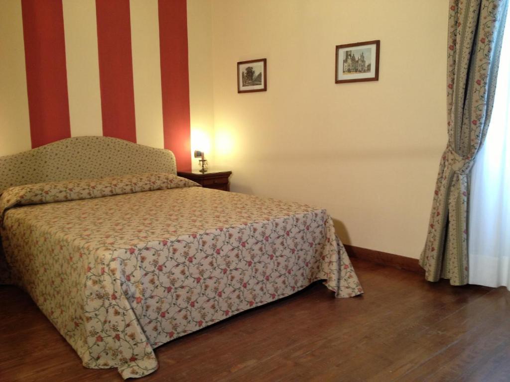 La Dependance Hotel Menaggio Bilik gambar