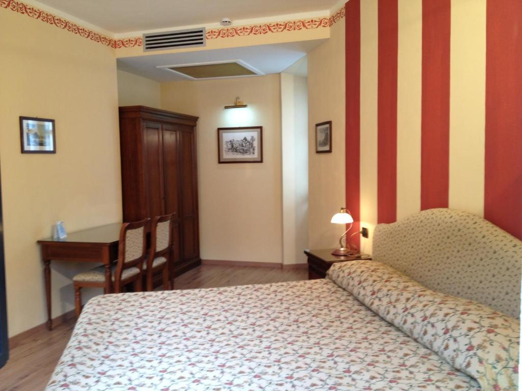 La Dependance Hotel Menaggio Bilik gambar
